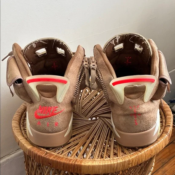 Jordan 6 Retro Travis Scott - Picture 3 of 10